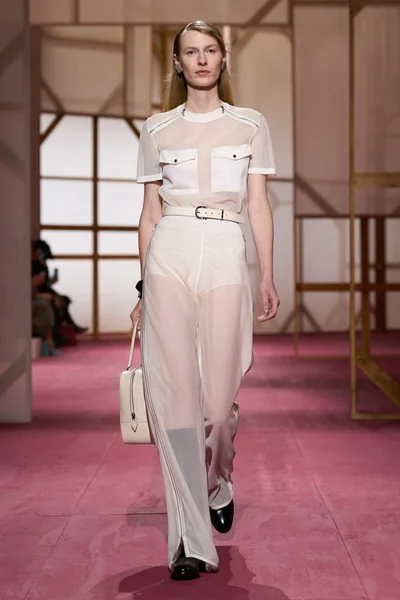 Look 12
